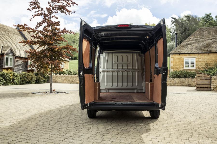 Багажник Fiat Ducato Van L2H2 Sportivo (290) 2018 года  (UK) (фото 2 из 8)
